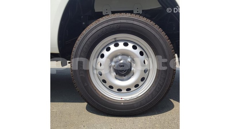 Big with watermark toyota hilux enga import dubai 4691