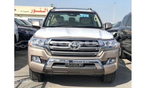 Buy Import Toyota Land Cruiser Other Car in Import - Dubai in Enga Buy Import Toyota Land Cruiser Other Car in Import - Dubai in Enga