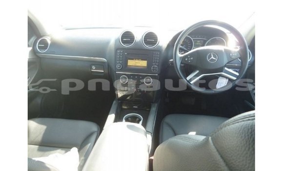 Buy Import Mercedes-Benz 190 White Car in Import - Dubai in Enga Buy Import Mercedes-Benz 190 White Car in Import - Dubai in Enga