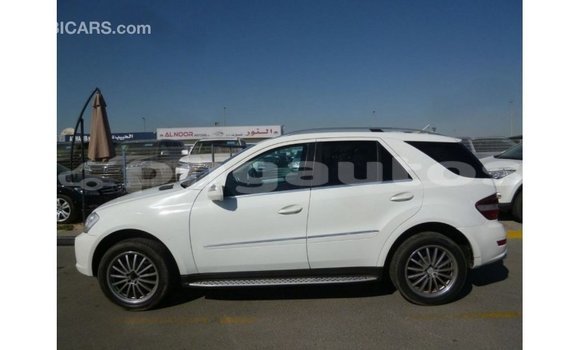 Buy Import Mercedes-Benz 190 White Car in Import - Dubai in Enga Buy Import Mercedes-Benz 190 White Car in Import - Dubai in Enga