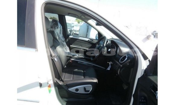 Buy Import Mercedes-Benz 190 White Car in Import - Dubai in Enga Buy Import Mercedes-Benz 190 White Car in Import - Dubai in Enga