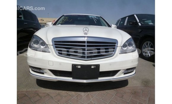 Buy Import Mercedes-Benz 190 White Car in Import - Dubai in Enga Buy Import Mercedes-Benz 190 White Car in Import - Dubai in Enga