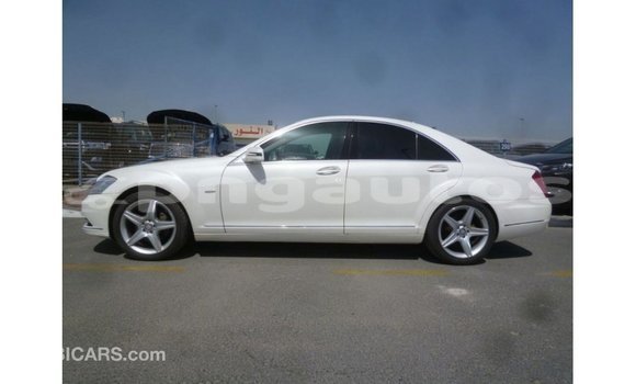Buy Import Mercedes-Benz 190 White Car in Import - Dubai in Enga Buy Import Mercedes-Benz 190 White Car in Import - Dubai in Enga