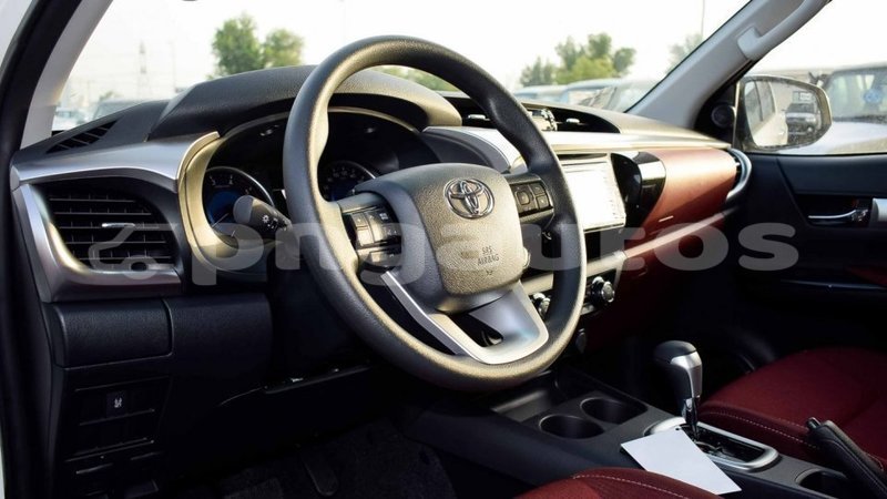 Big with watermark toyota hilux enga import dubai 4707