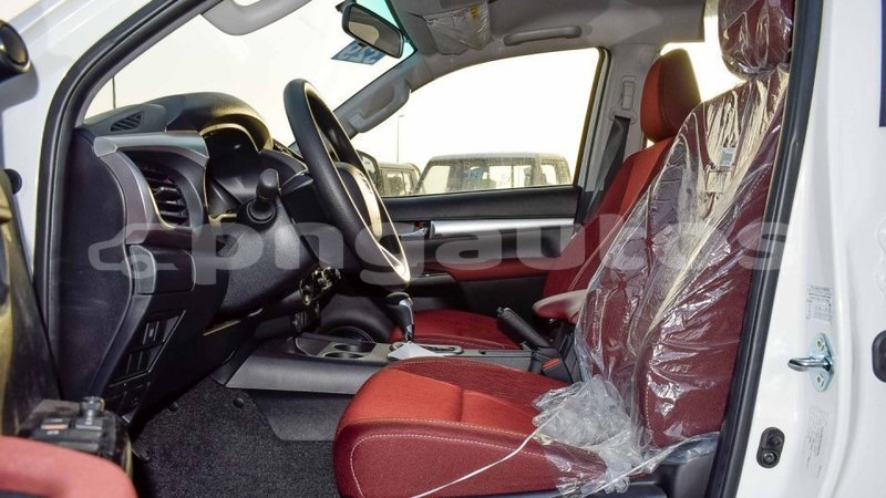 Big with watermark toyota hilux enga import dubai 4707