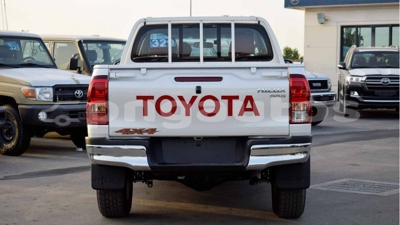 Big with watermark toyota hilux enga import dubai 4707
