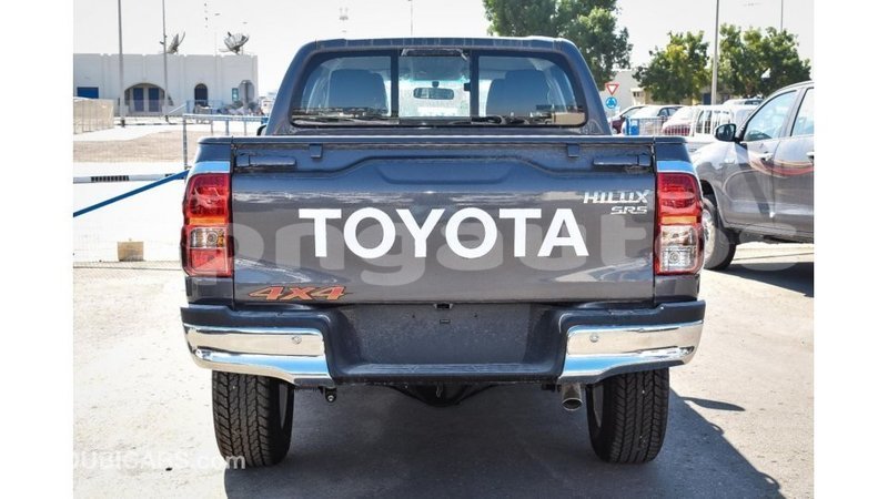 Big with watermark toyota hilux enga import dubai 4709