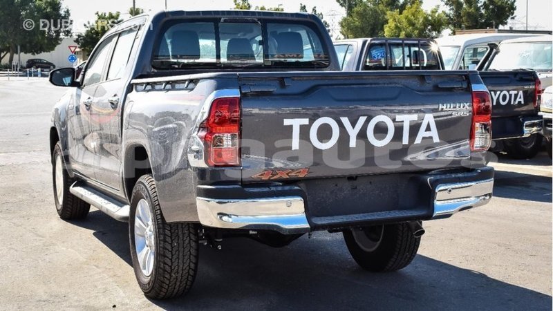 Big with watermark toyota hilux enga import dubai 4709
