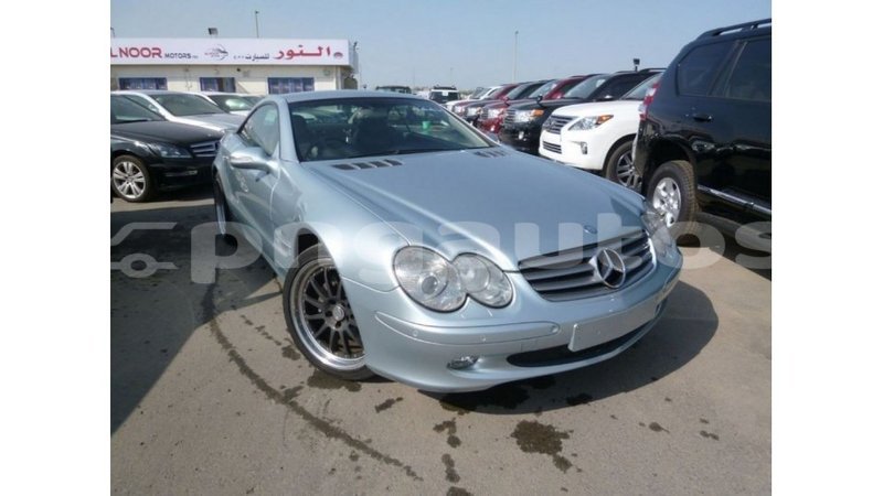 Big with watermark mercedes benz 190 enga import dubai 4714