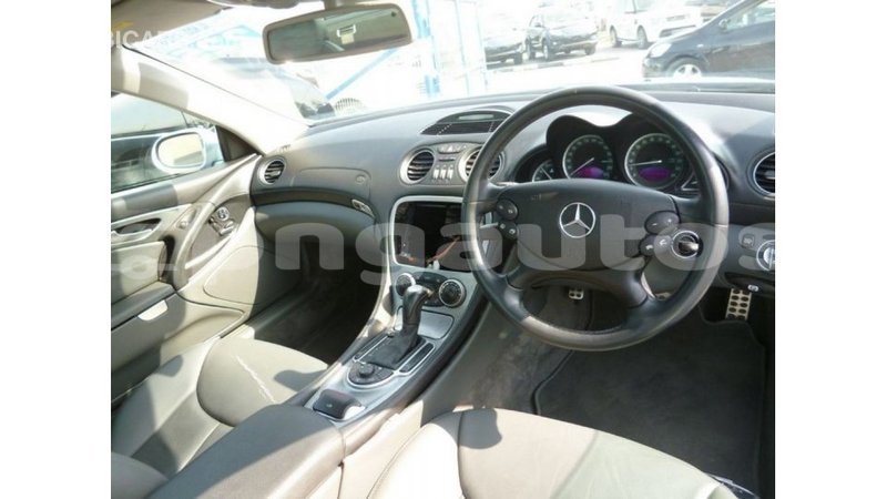 Big with watermark mercedes benz 190 enga import dubai 4714