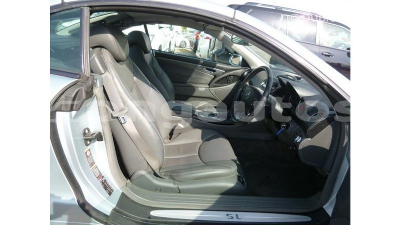 Big with watermark mercedes benz 190 enga import dubai 4714
