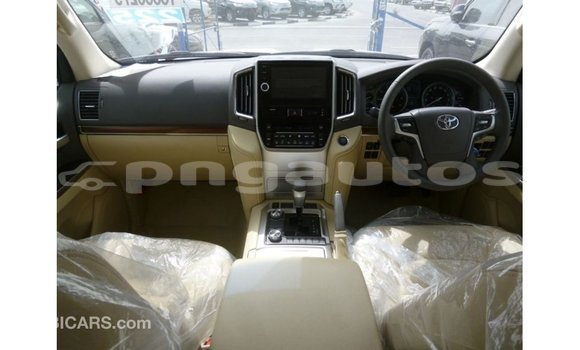 Buy Import Toyota Land Cruiser White Car in Import - Dubai in Enga Buy Import Toyota Land Cruiser White Car in Import - Dubai in Enga