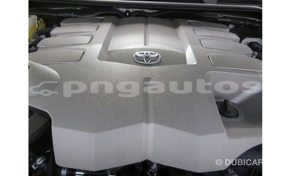Buy Import Toyota Land Cruiser White Car in Import - Dubai in Enga Buy Import Toyota Land Cruiser White Car in Import - Dubai in Enga