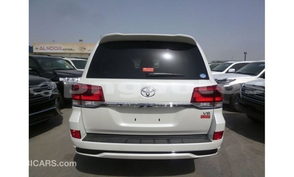 Buy Import Toyota Land Cruiser White Car in Import - Dubai in Enga Buy Import Toyota Land Cruiser White Car in Import - Dubai in Enga