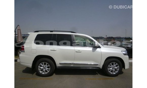 Buy Import Toyota Land Cruiser White Car in Import - Dubai in Enga Buy Import Toyota Land Cruiser White Car in Import - Dubai in Enga