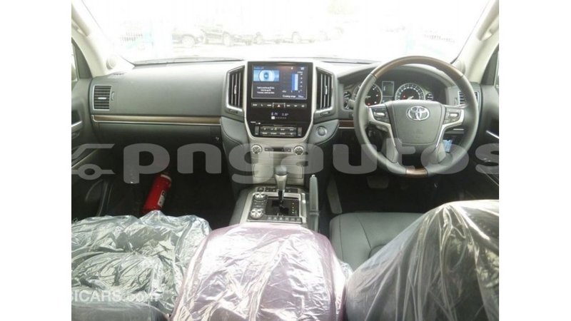 Big with watermark toyota land cruiser enga import dubai 4738