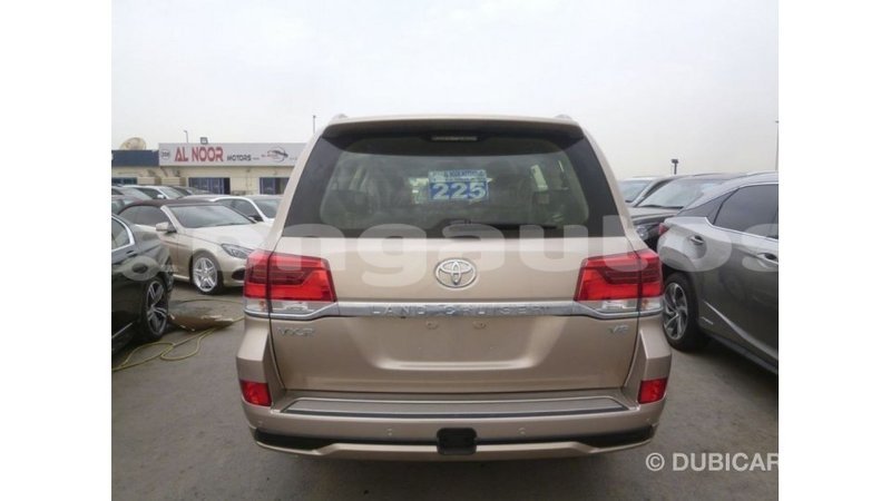 Big with watermark toyota land cruiser enga import dubai 4738
