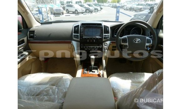 Buy Import Toyota Land Cruiser White Car in Import - Dubai in Enga Buy Import Toyota Land Cruiser White Car in Import - Dubai in Enga