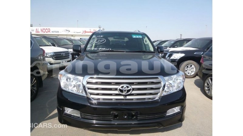 Big with watermark toyota land cruiser enga import dubai 4746