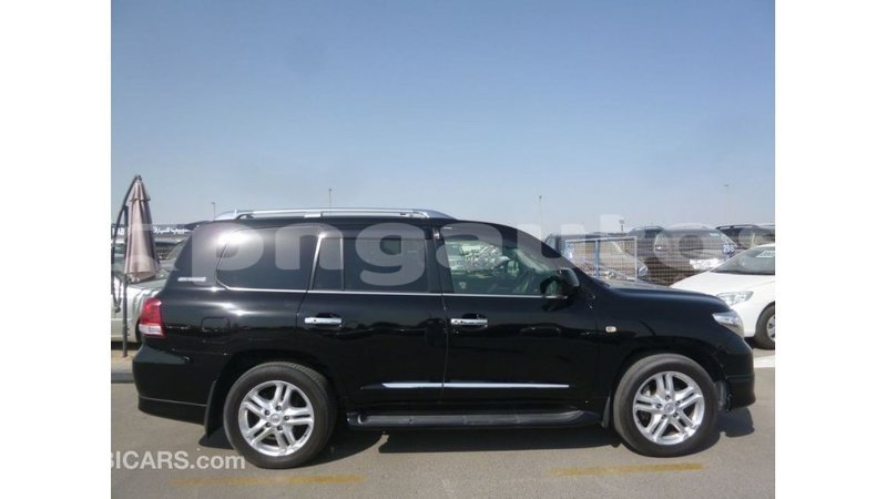 Big with watermark toyota land cruiser enga import dubai 4746