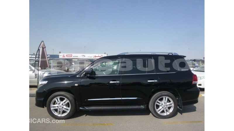 Big with watermark toyota land cruiser enga import dubai 4746