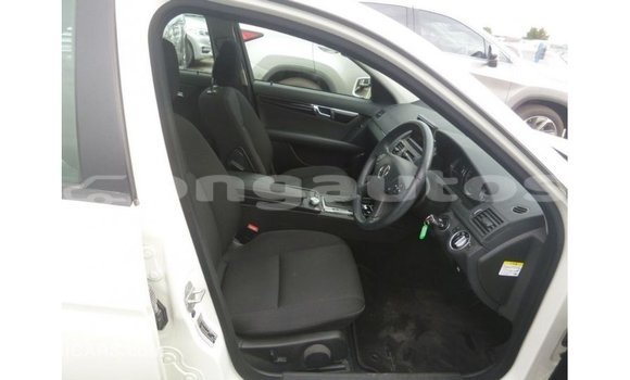 Buy Import Mercedes-Benz 200 White Car in Import - Dubai in Enga Buy Import Mercedes-Benz 200 White Car in Import - Dubai in Enga