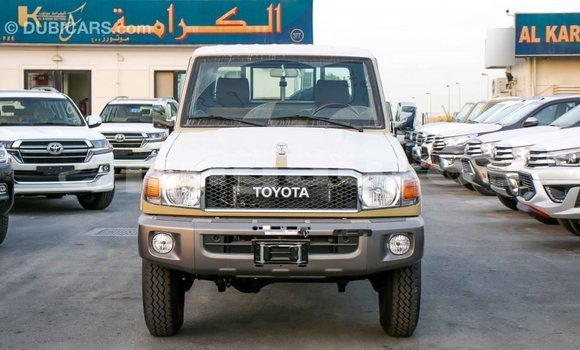 Buy Import Toyota Land Cruiser Beige Car in Import - Dubai in Enga Buy Import Toyota Land Cruiser Beige Car in Import - Dubai in Enga
