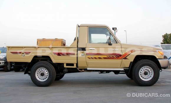 Buy Import Toyota Land Cruiser Beige Car in Import - Dubai in Enga Buy Import Toyota Land Cruiser Beige Car in Import - Dubai in Enga