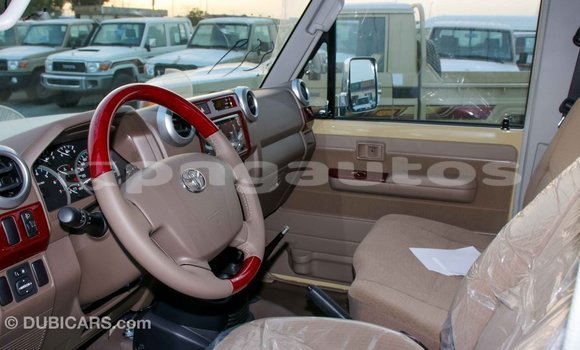 Buy Import Toyota Land Cruiser Beige Car in Import - Dubai in Enga Buy Import Toyota Land Cruiser Beige Car in Import - Dubai in Enga
