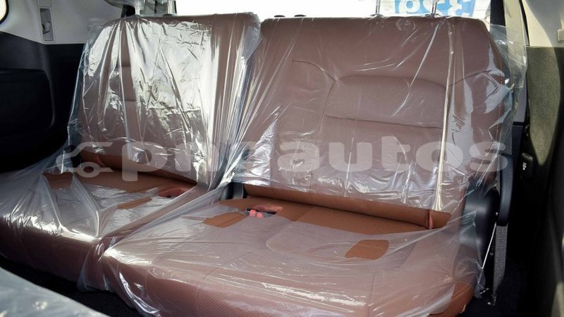 Big with watermark toyota land cruiser enga import dubai 4753