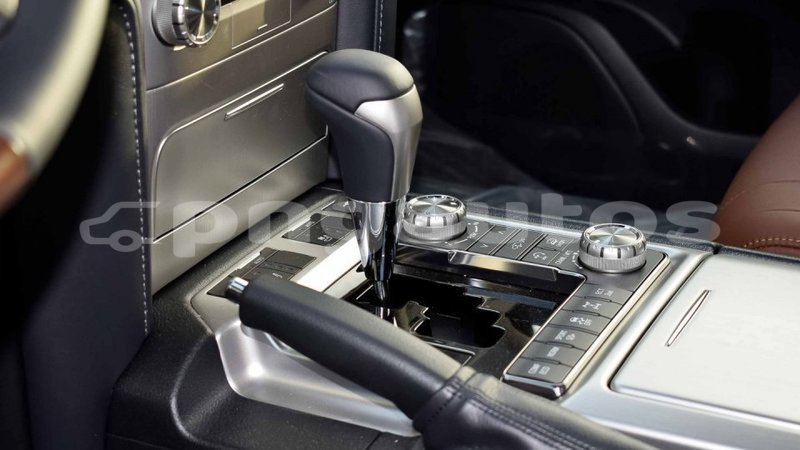 Big with watermark toyota land cruiser enga import dubai 4753