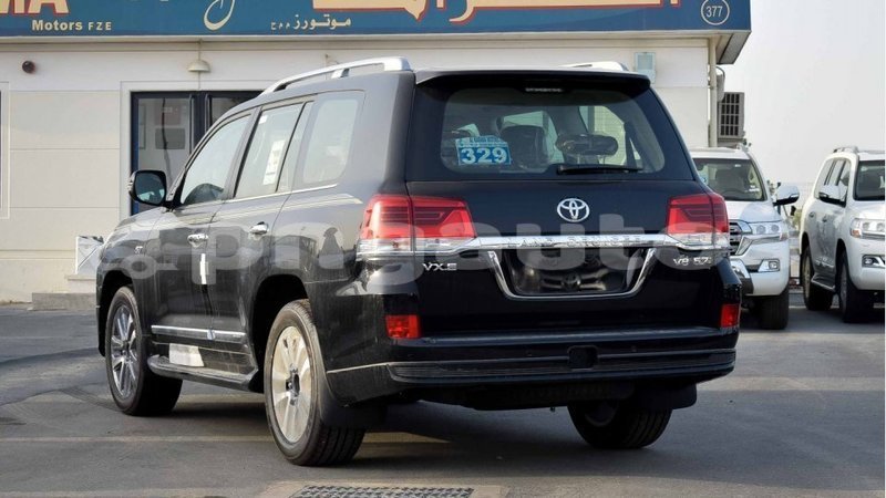 Big with watermark toyota land cruiser enga import dubai 4753