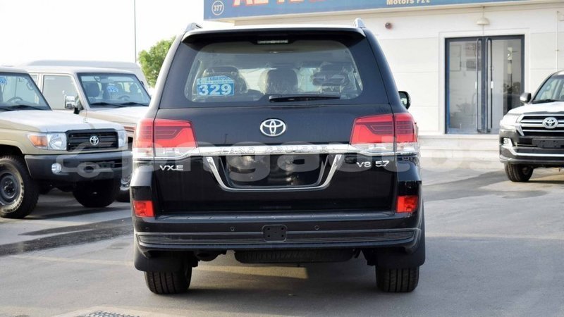 Big with watermark toyota land cruiser enga import dubai 4753