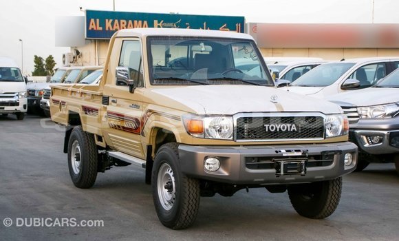 Buy Import Toyota Land Cruiser Beige Car in Import - Dubai in Enga Buy Import Toyota Land Cruiser Beige Car in Import - Dubai in Enga
