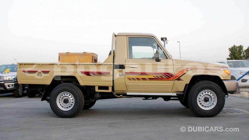 Big with watermark toyota land cruiser enga import dubai 4754