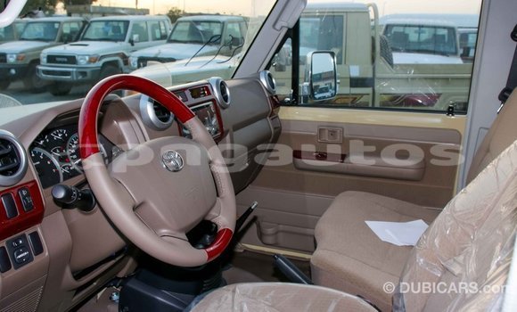 Buy Import Toyota Land Cruiser Beige Car in Import - Dubai in Enga Buy Import Toyota Land Cruiser Beige Car in Import - Dubai in Enga