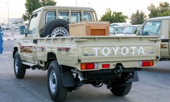 Buy Import Toyota Land Cruiser Beige Car in Import - Dubai in Enga Buy Import Toyota Land Cruiser Beige Car in Import - Dubai in Enga