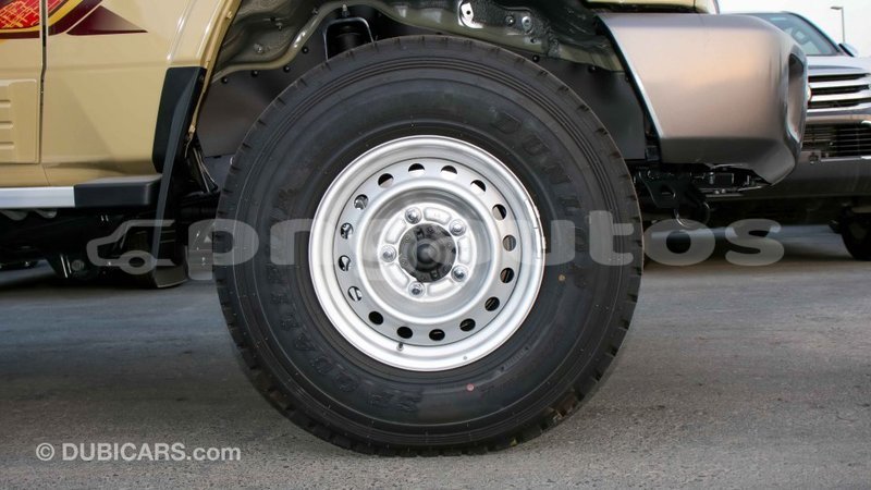 Big with watermark toyota land cruiser enga import dubai 4754