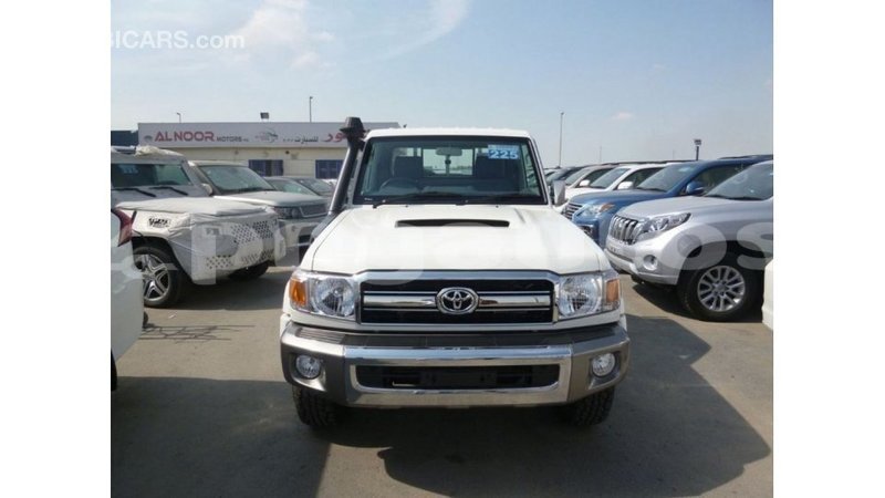 Big with watermark toyota land cruiser enga import dubai 4761