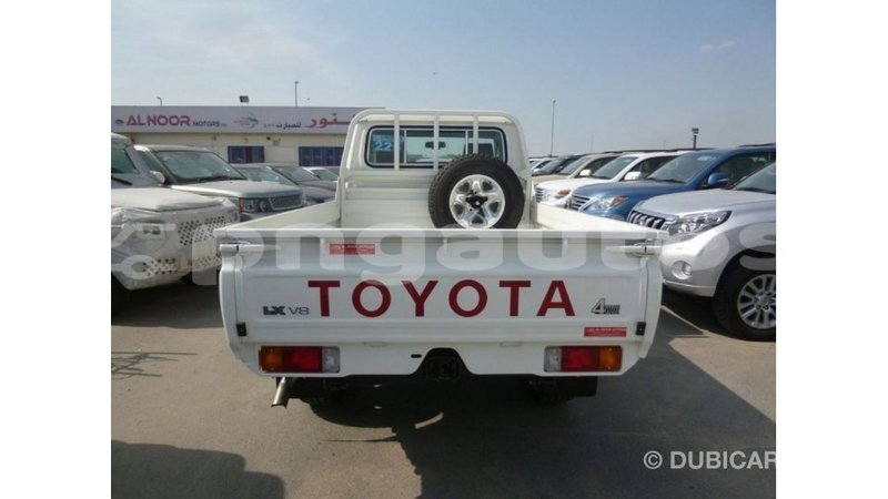 Big with watermark toyota land cruiser enga import dubai 4761