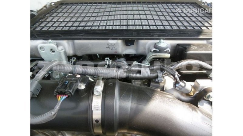 Big with watermark toyota land cruiser enga import dubai 4761