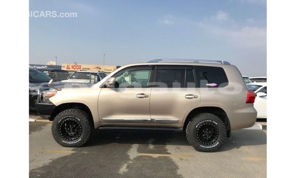 Buy Import Toyota Land Cruiser Other Car in Import - Dubai in Enga Buy Import Toyota Land Cruiser Other Car in Import - Dubai in Enga