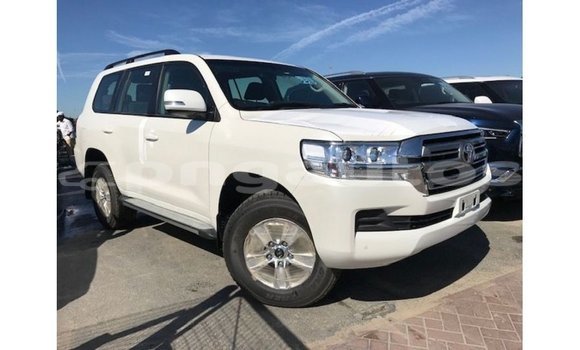 Buy Import Toyota Land Cruiser White Car in Import - Dubai in Enga Buy Import Toyota Land Cruiser White Car in Import - Dubai in Enga