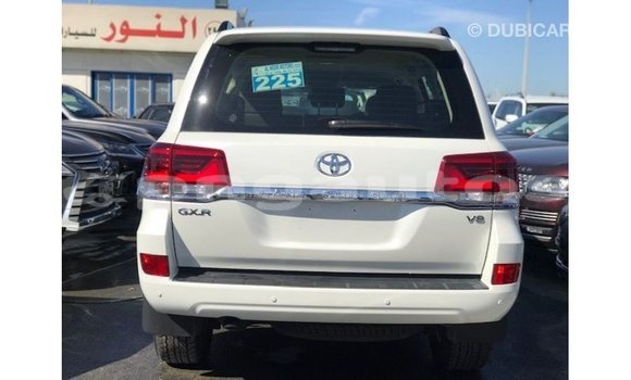 Buy Import Toyota Land Cruiser White Car in Import - Dubai in Enga Buy Import Toyota Land Cruiser White Car in Import - Dubai in Enga