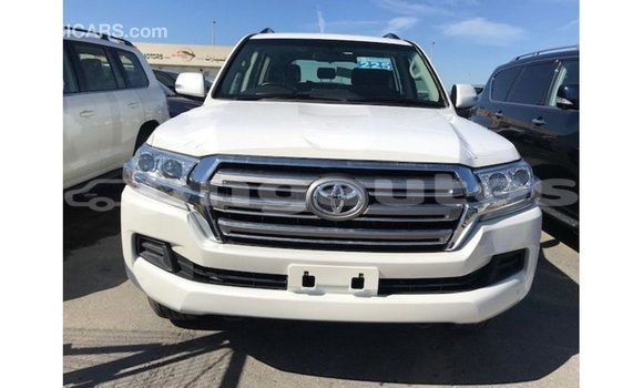 Buy Import Toyota Land Cruiser White Car in Import - Dubai in Enga Buy Import Toyota Land Cruiser White Car in Import - Dubai in Enga