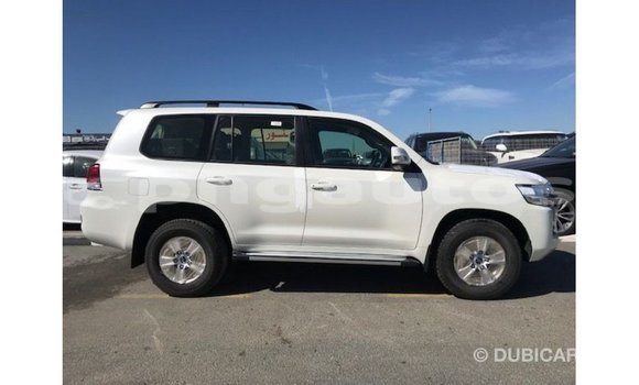 Buy Import Toyota Land Cruiser White Car in Import - Dubai in Enga Buy Import Toyota Land Cruiser White Car in Import - Dubai in Enga
