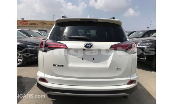 Buy Import Toyota 4Runner White Car in Import - Dubai in Enga Buy Import Toyota 4Runner White Car in Import - Dubai in Enga