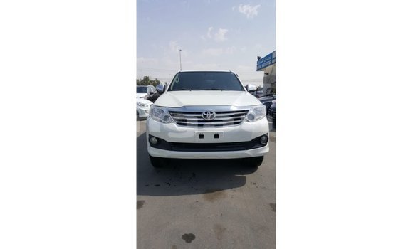 Buy Import Toyota Fortuner White Car in Import - Dubai in Enga Buy Import Toyota Fortuner White Car in Import - Dubai in Enga