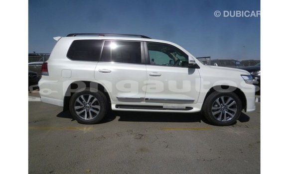Buy Import Toyota Land Cruiser White Car in Import - Dubai in Enga Buy Import Toyota Land Cruiser White Car in Import - Dubai in Enga