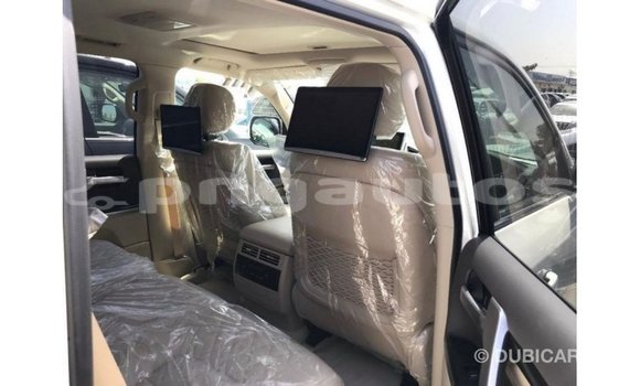 Buy Import Toyota Land Cruiser White Car in Import - Dubai in Enga Buy Import Toyota Land Cruiser White Car in Import - Dubai in Enga